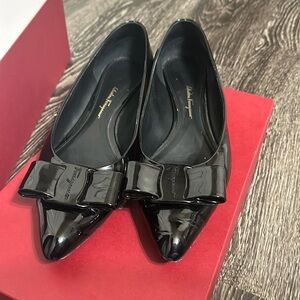 Ferragamo Viva flats